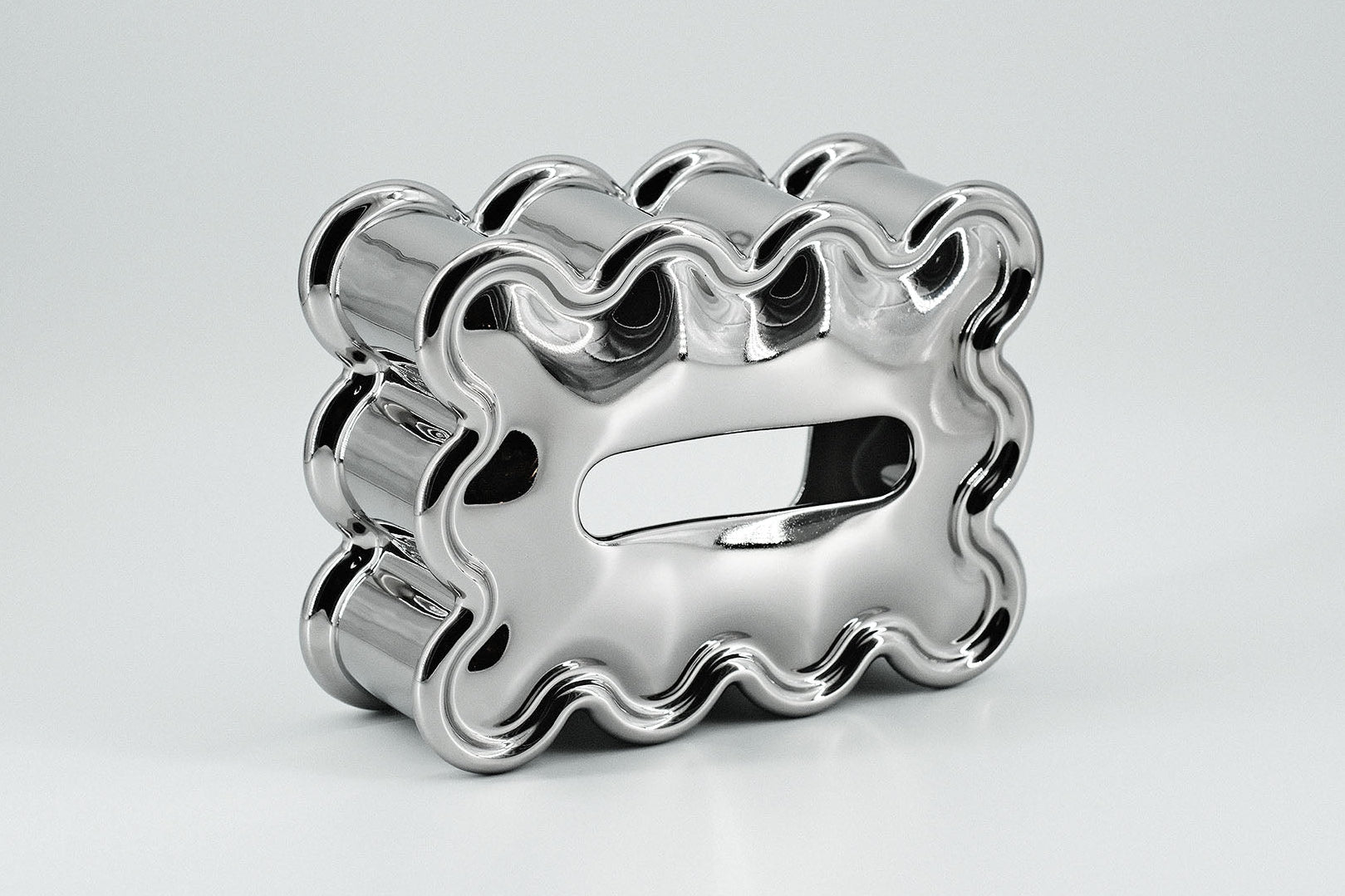 Silva 02  |  Wavy Tissue Holder