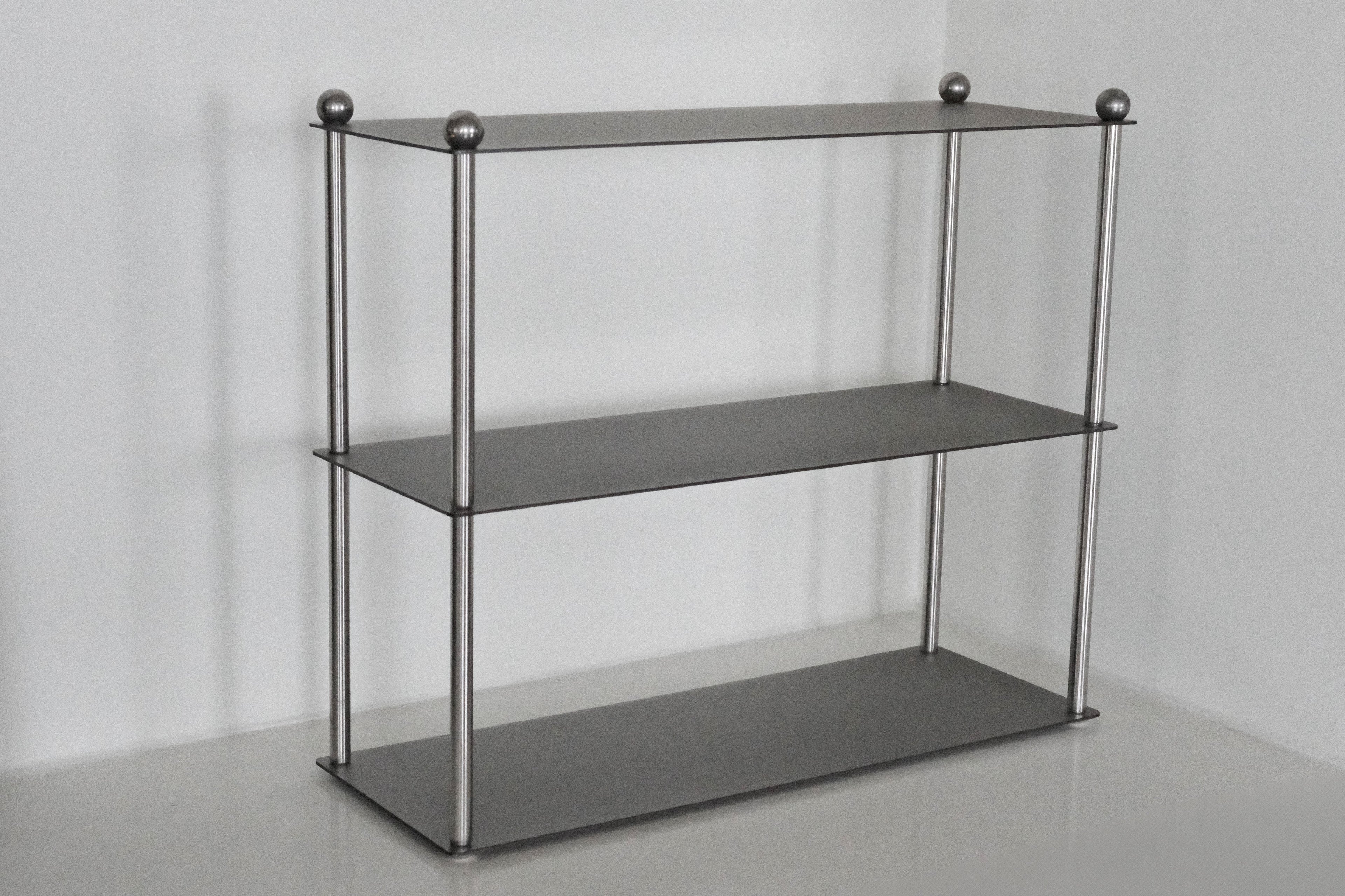 Linea 08 | Handmade Metal Shelf