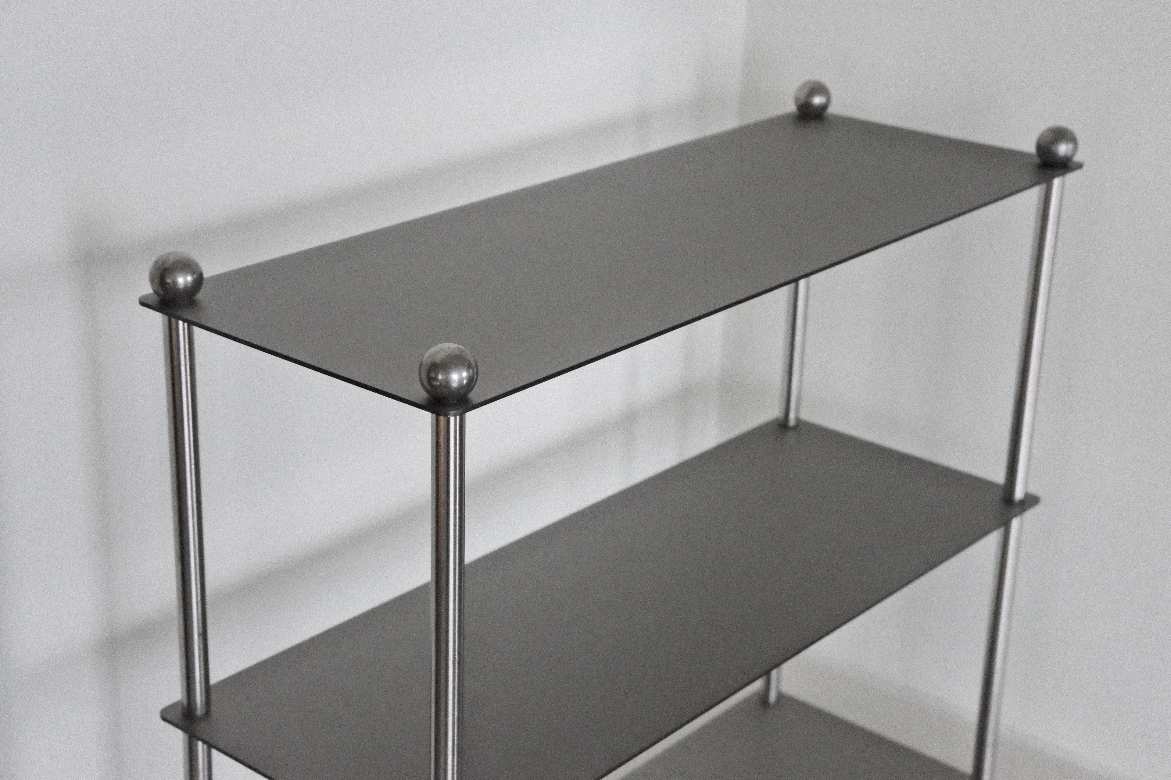 Linea 08 | Handmade Metal Shelf