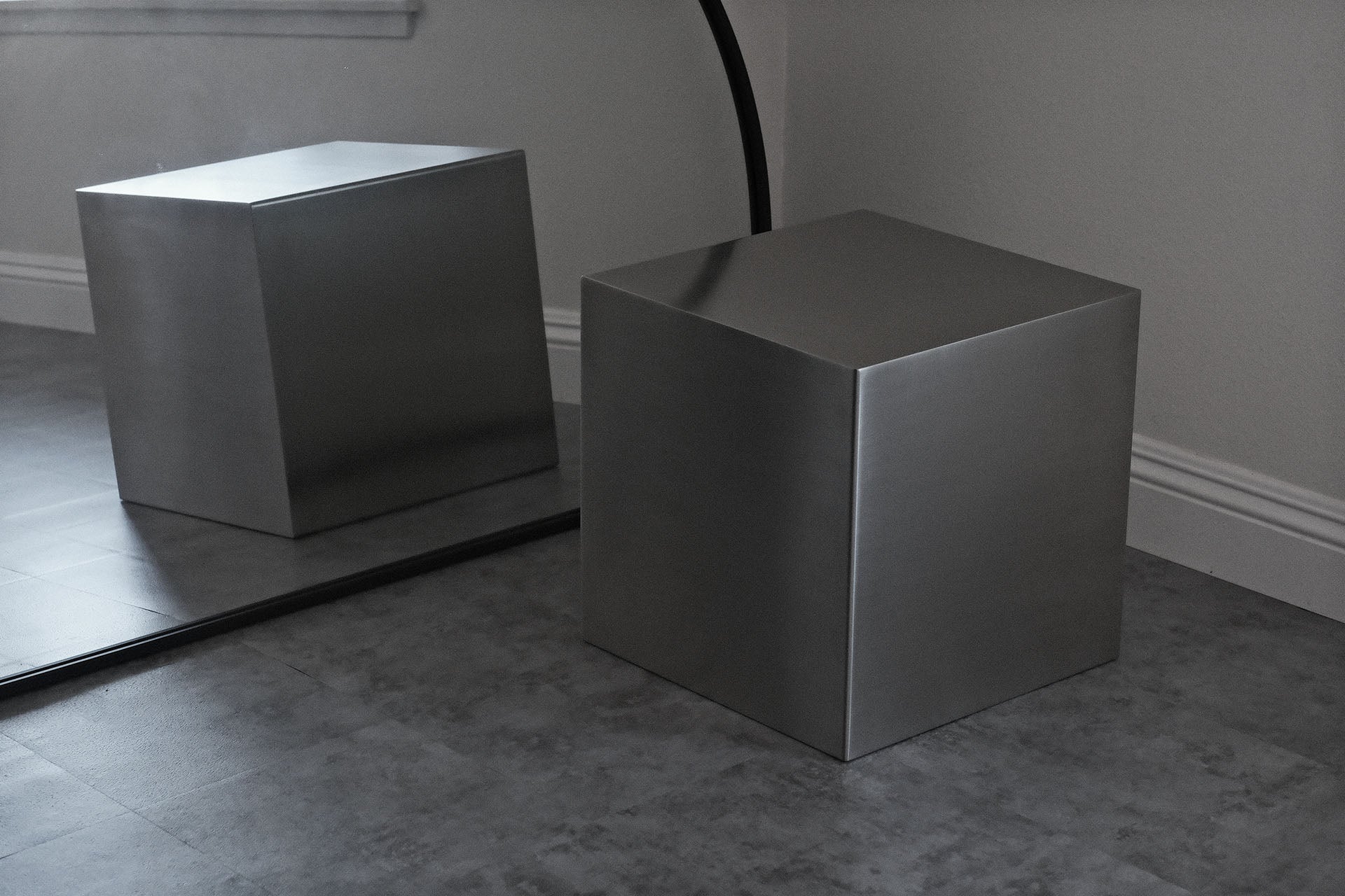 Furniture | Cube Accent Table