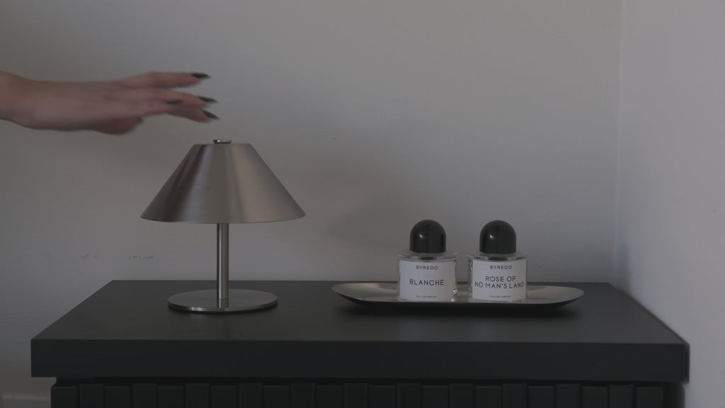 Linea 05 | Cone Table Lamp